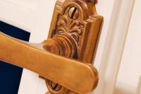 Historisierende Griffolive an Denkmalfenster von PaX Classic
