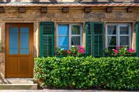 Header Aktion klassische Holz-Haustüren