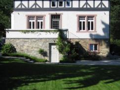 altes Rathaus denkmalgerecht kernsaniert Gartenansicht
