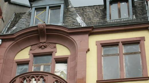 Haus_kaputte Fenster