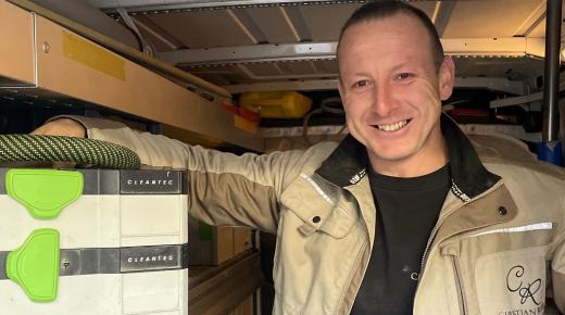 Kundendienstmonteur für Schreinerarbeiten und Reparaturen