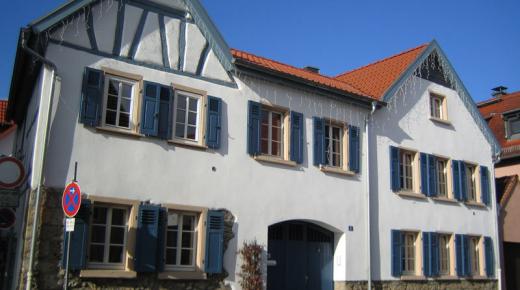 Einfamilienhaus mit neuen Fenstern