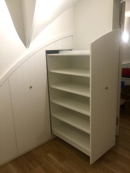 Einbauschrank mit Schuhauszug