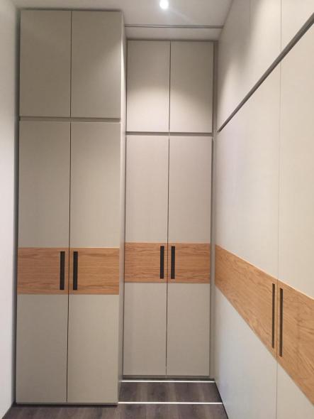 Einbaumöbel Ankleidezimmer, verschiebbarer Korpus