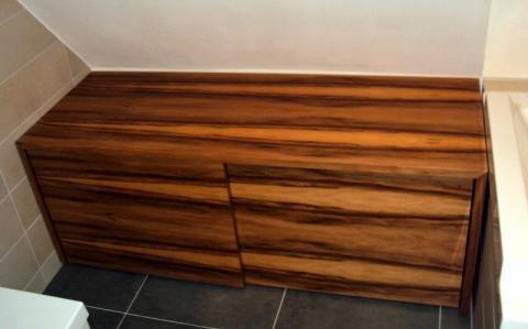 Badmöbel in Nussbaum