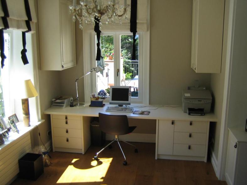 Schreibtisch in Schleiflack