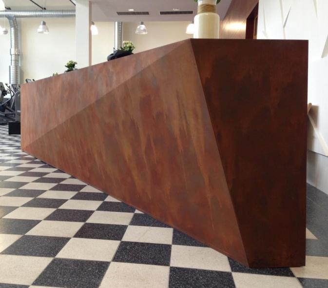 Empfangstheke gerostet