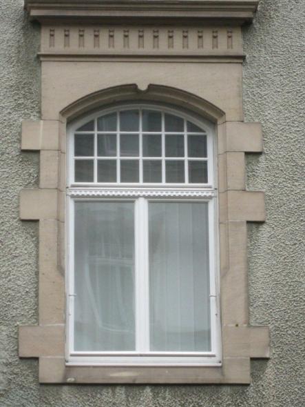 Nahaufnahme Denkmalgerechtes Fenster von PaX